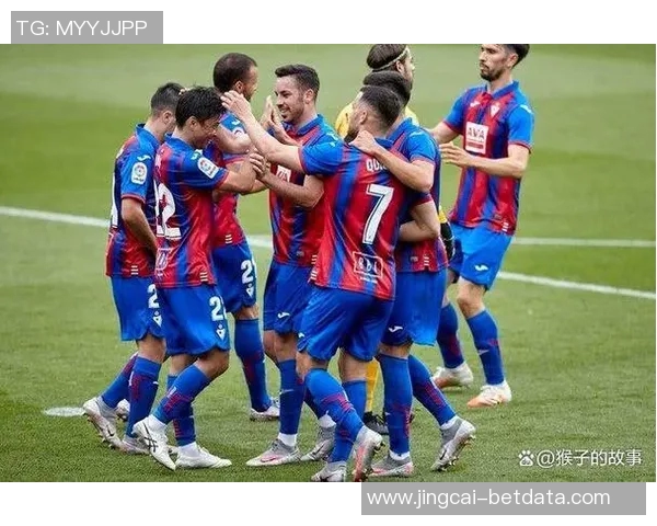 中超精彩对决AC米兰大胜那不勒斯帽子戏法引发争议判罚热议 中超精彩对决AC米兰大胜那不勒斯帽子戏法引发争议判罚热议