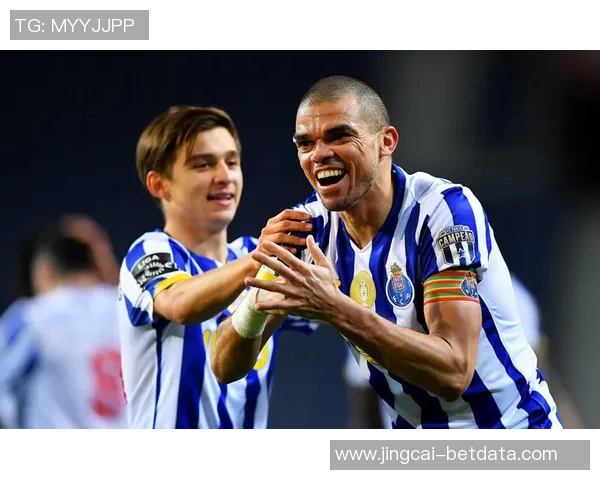 中超精彩对决切尔西与波尔图战成平局逆转时刻引发全场热烈欢呼