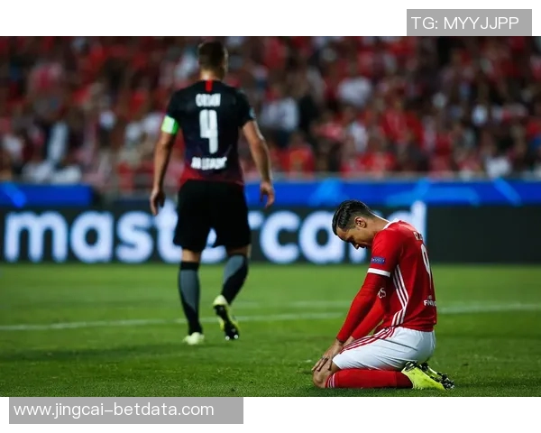 本菲卡强势3-0战胜莱比锡神奇扑救点燃全场激情与转会传闻